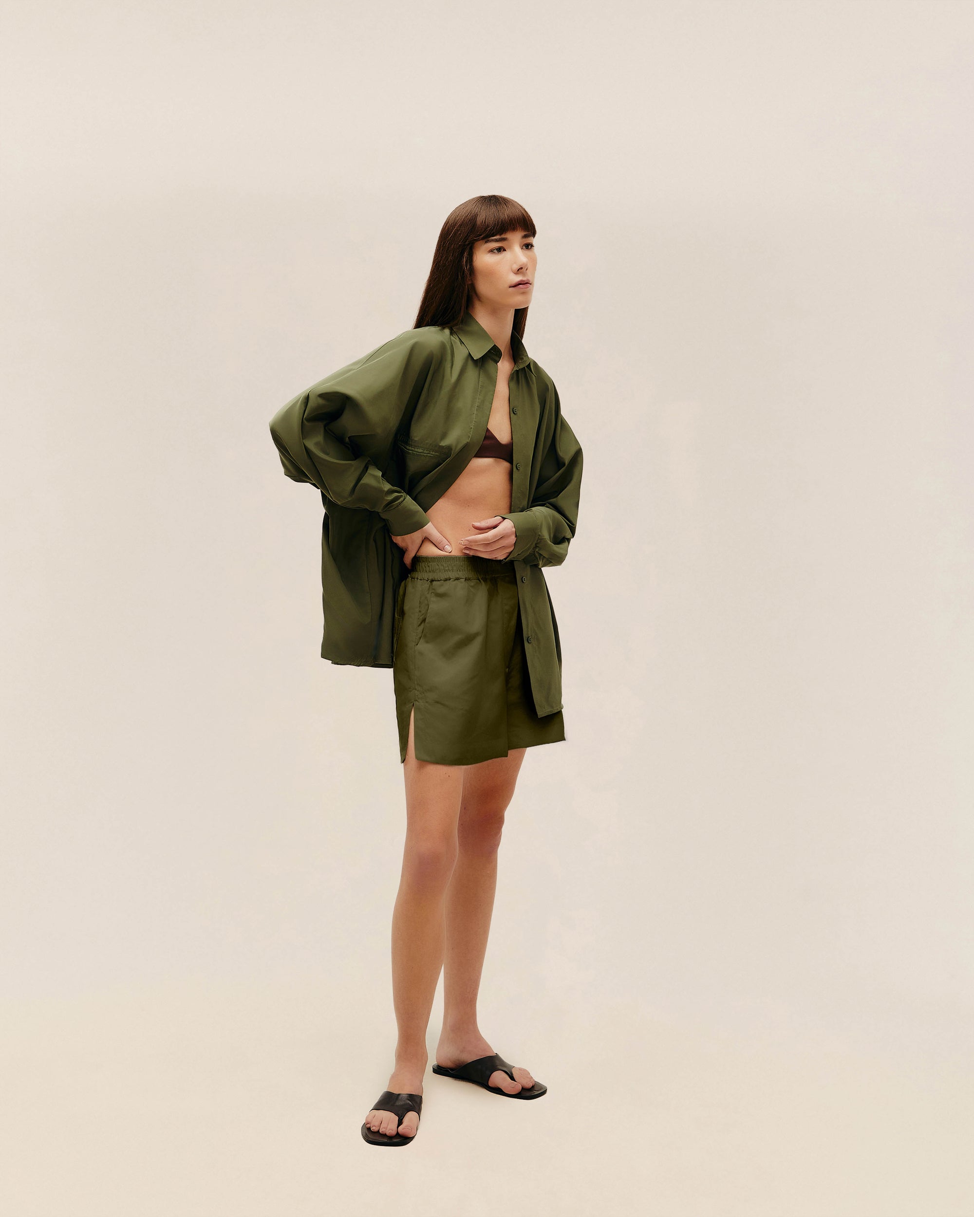 CAMISA OVERSIZED NYLON OLIVE GREEN