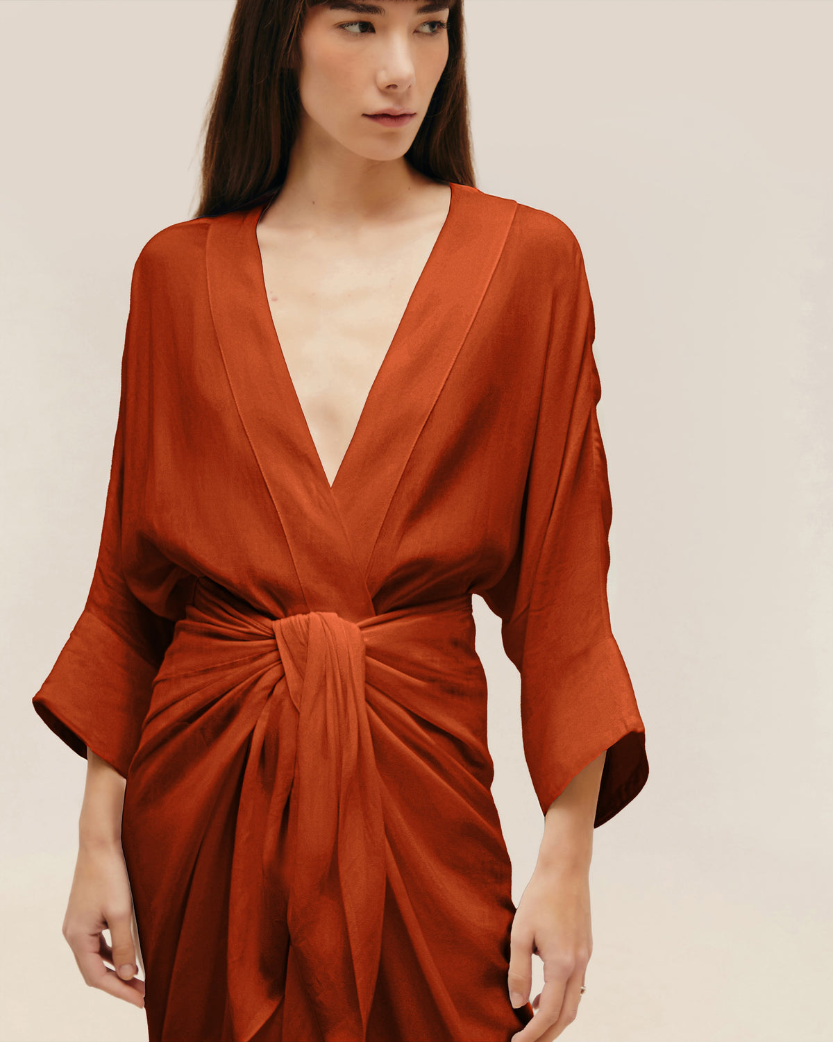 KNOT DRESS MID BROWN