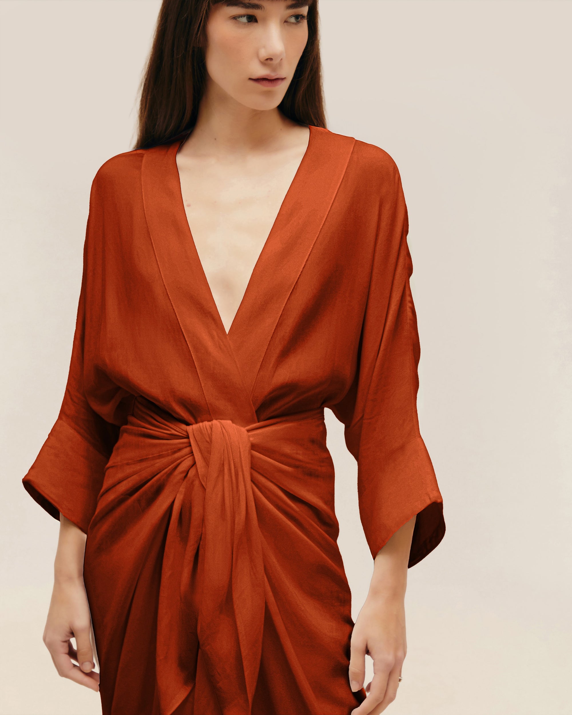KNOT DRESS MID BROWN