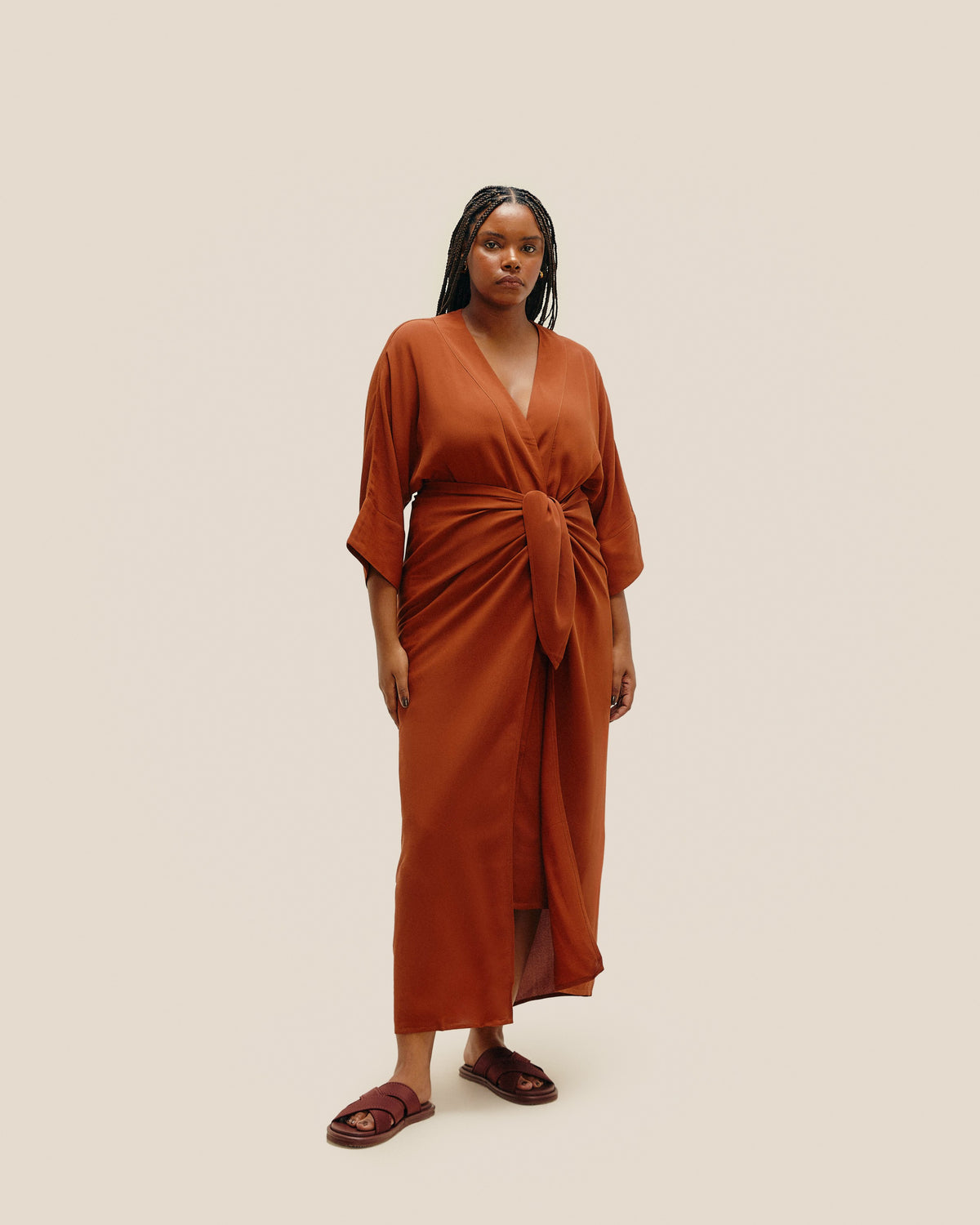 KNOT DRESS MID BROWN