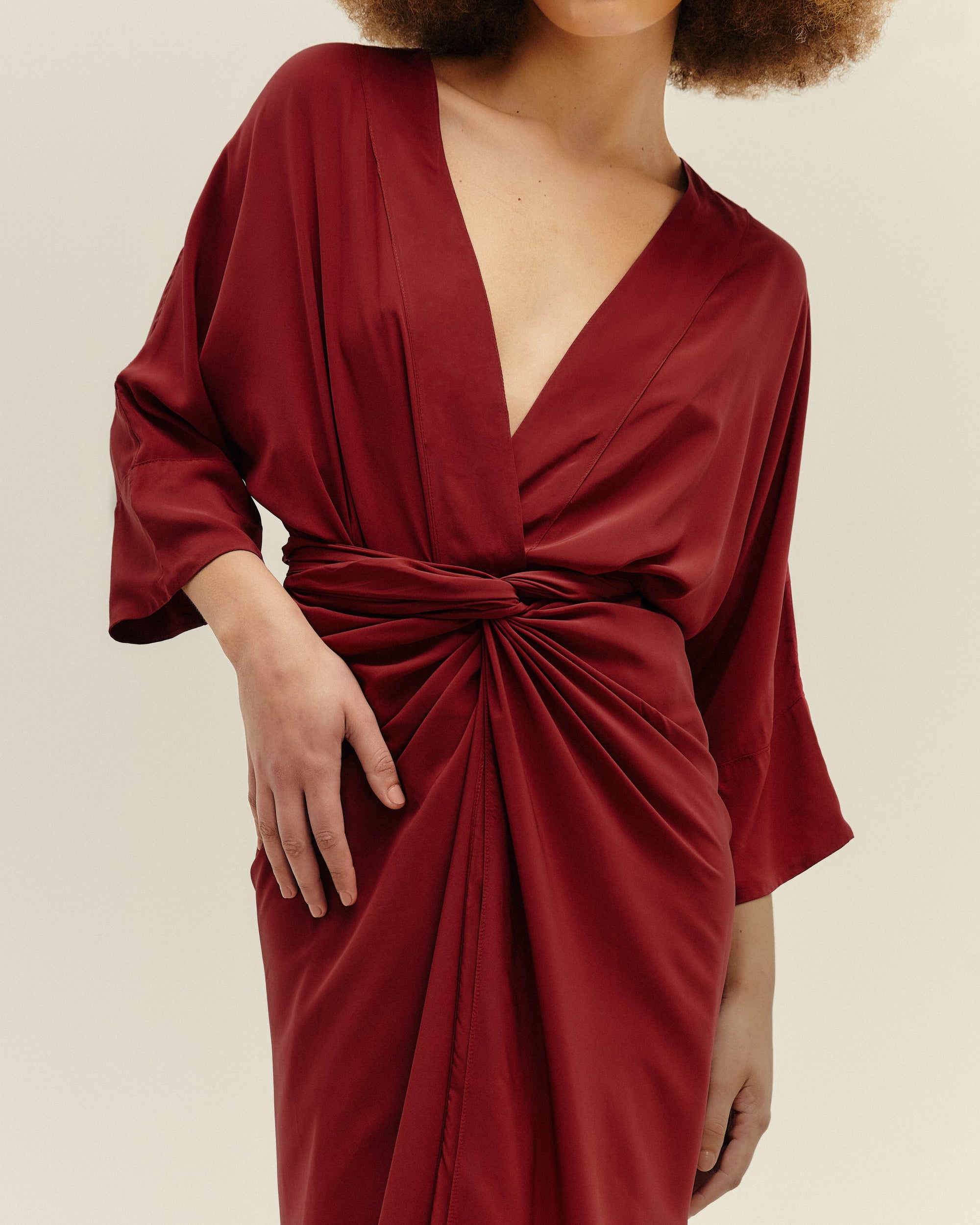 KNOT DRESS MARSALA