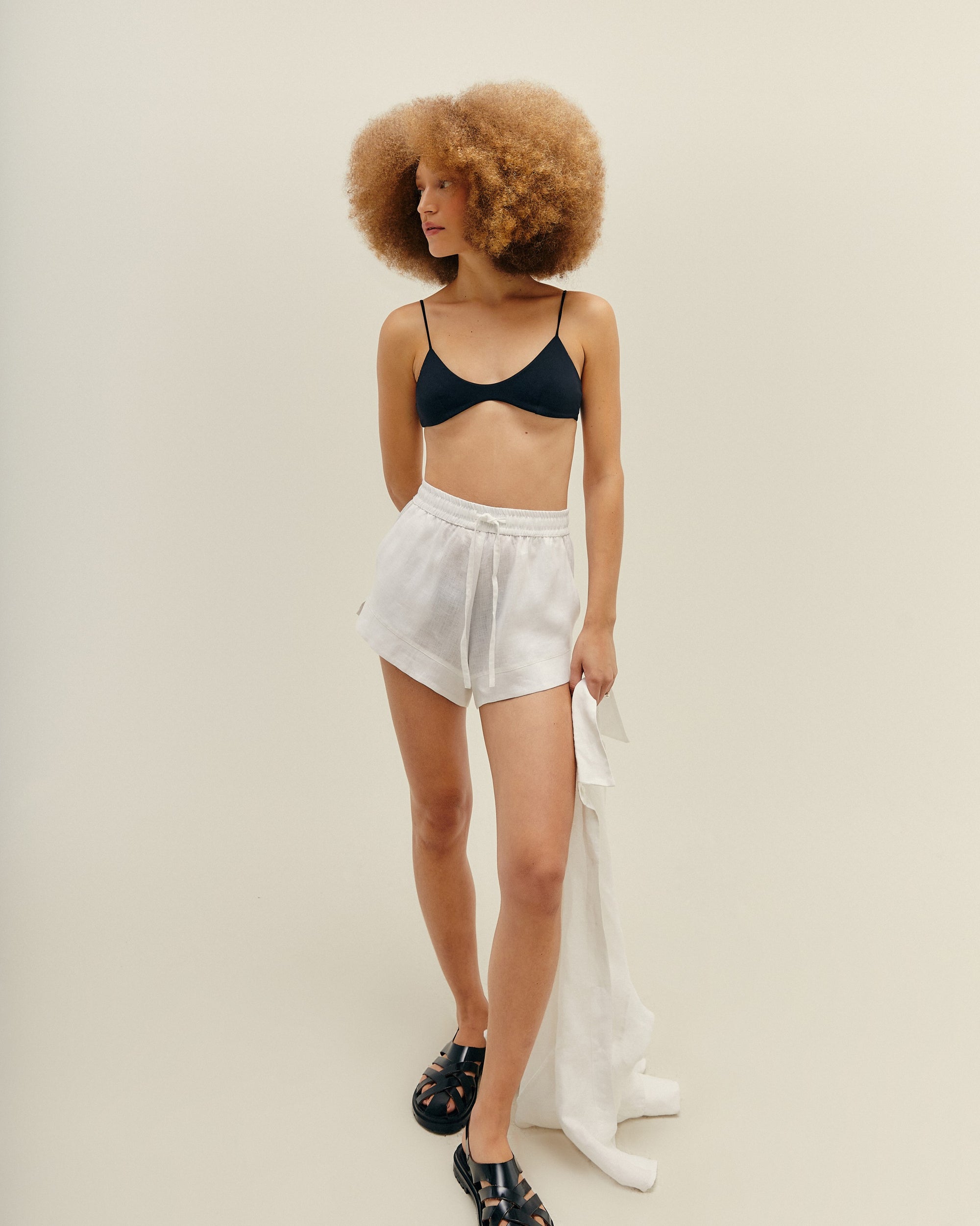 SHORT ASA DELTA LINHO OFF-WHITE