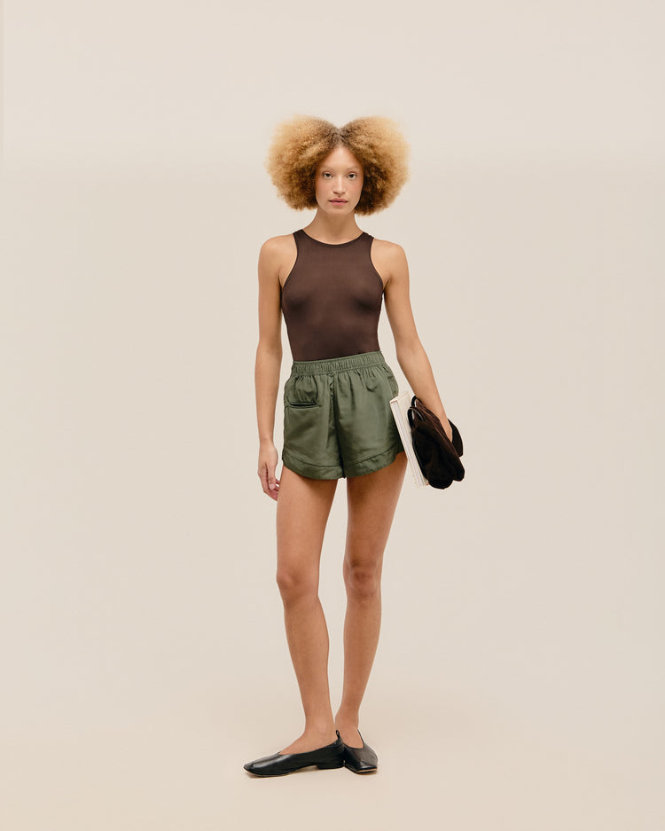 SHORT ISABEL. OLIVE GREEN