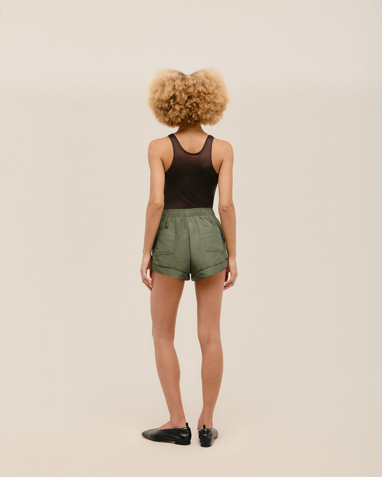 SHORT ISABEL. OLIVE GREEN