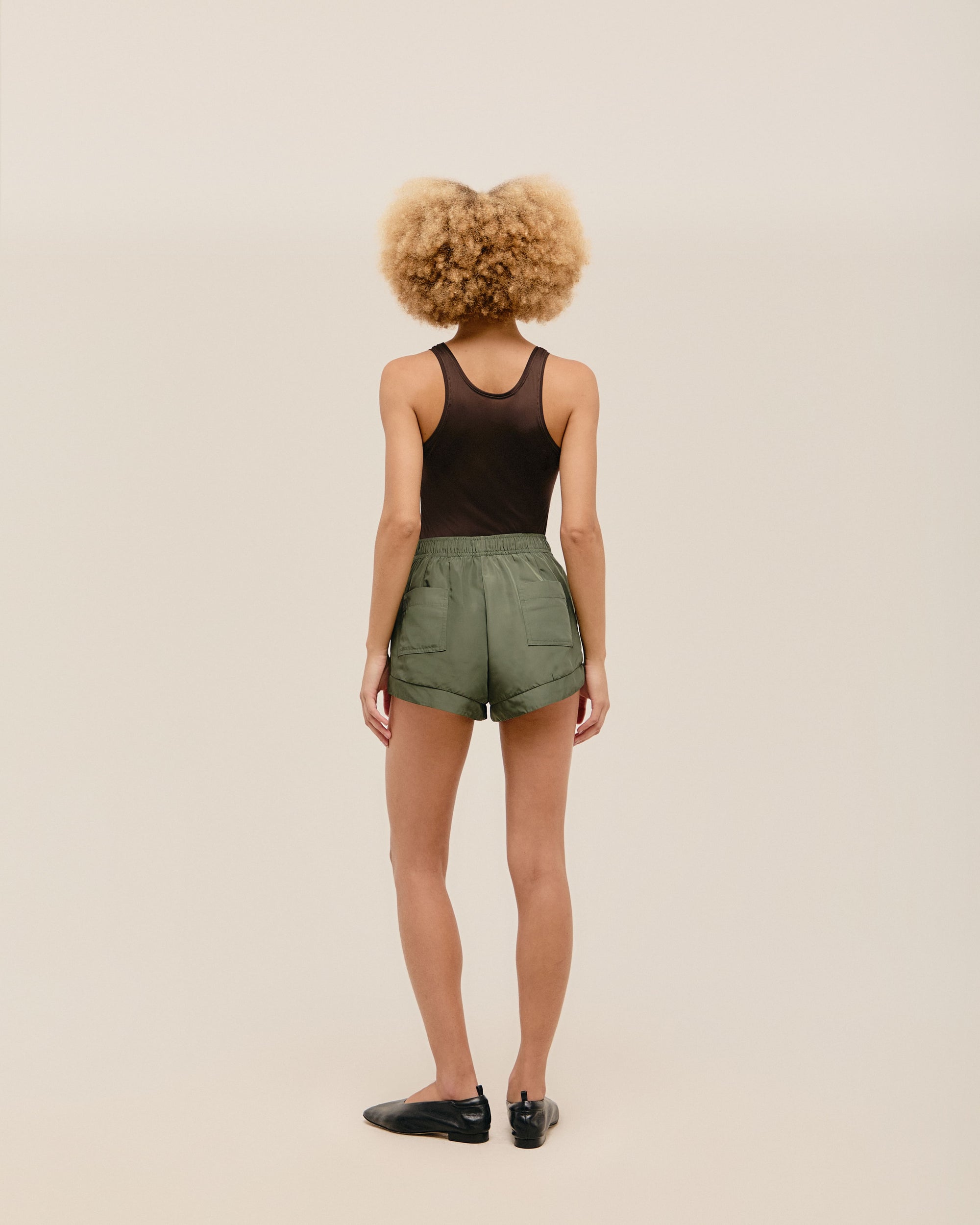SHORT ISABEL. OLIVE GREEN