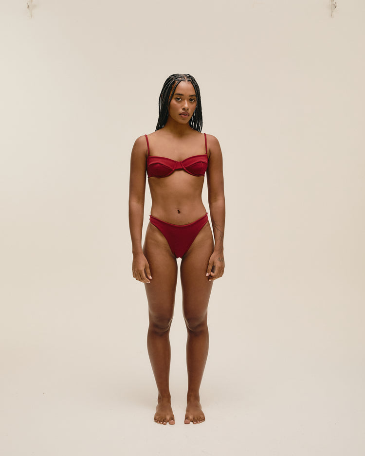 CRÊPE VINTAGE TOP MARSALA