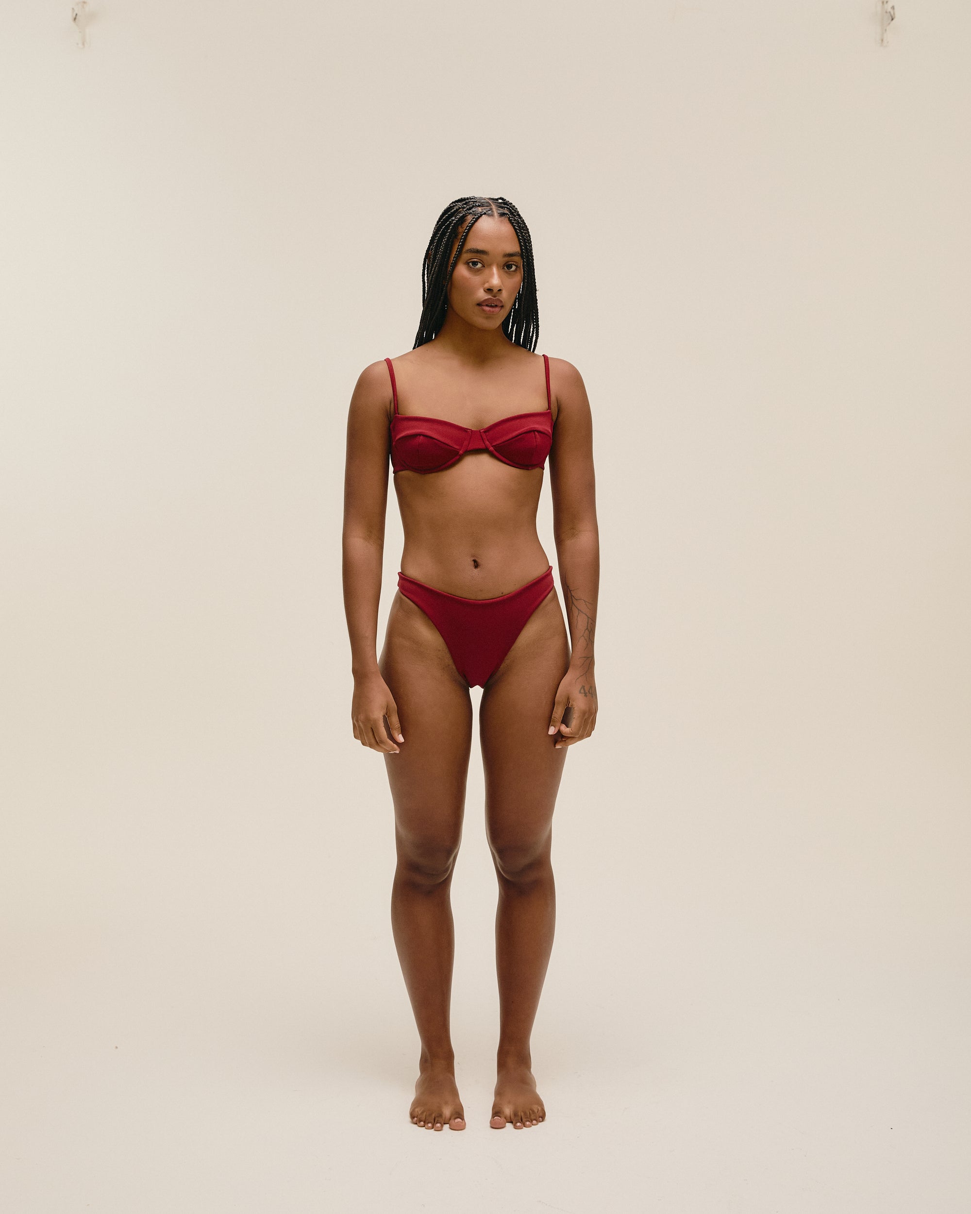 CRÊPE VINTAGE TOP MARSALA